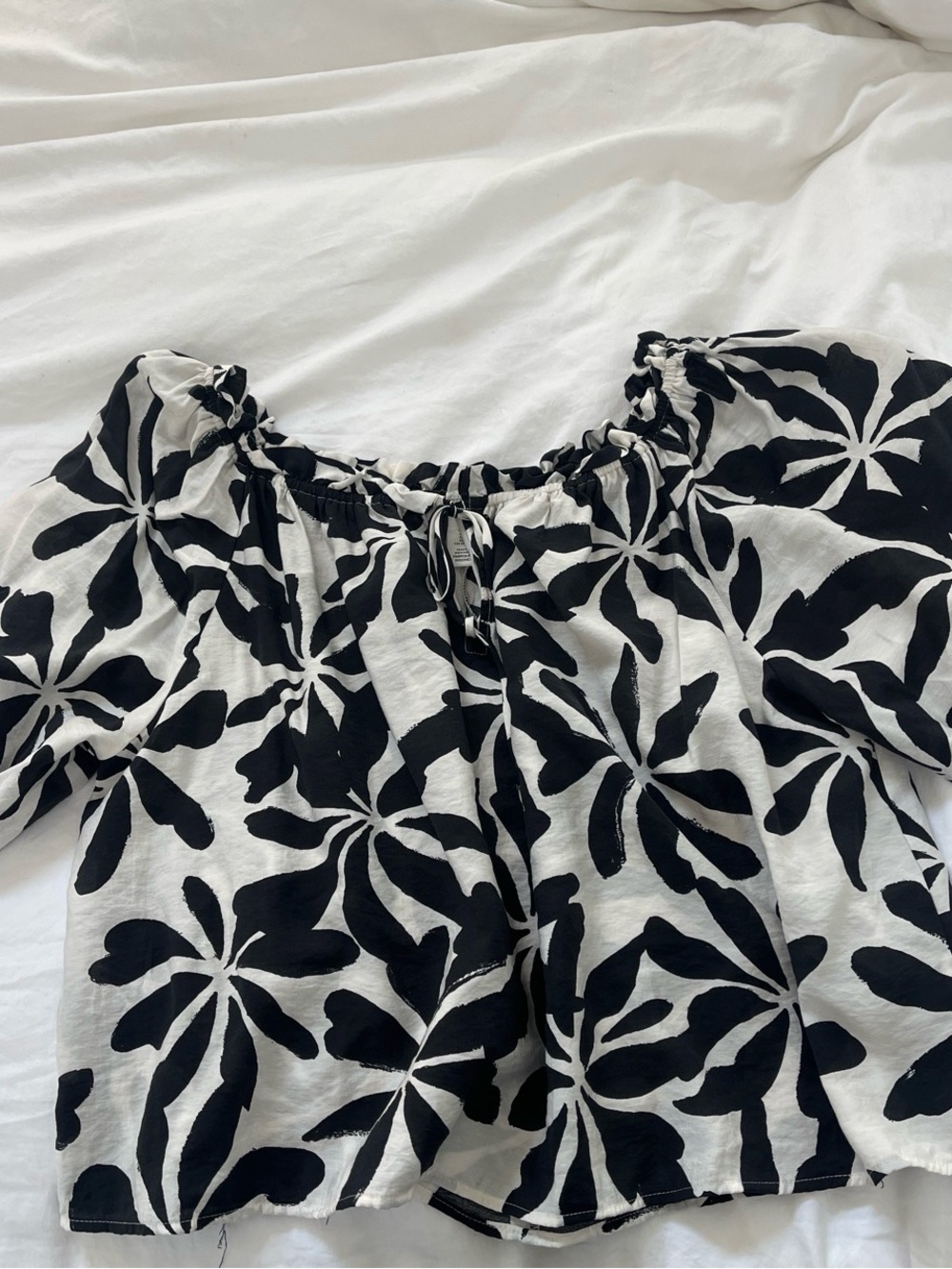 H&M Black & White Floral Peasant Top